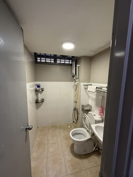 Townhouse for Rent in Bandar Selesa Jaya (Skudai) - Eric Chuah - Bathroom - PropertyGuru.com.my