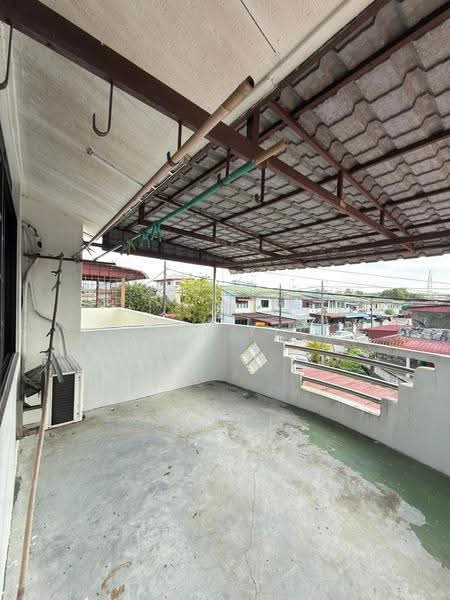 2-storey Terraced House for Sale in Taman Johor Jaya (Johor Bahru) - Lisa Yeo - Balcony - PropertyGuru.com.my