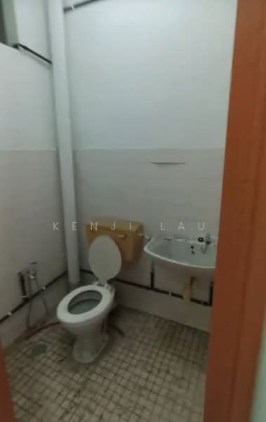 Shop / Office for Rent in Pandan Indah (Ampang) - Kenji Lau - Bathroom - PropertyGuru.com.my