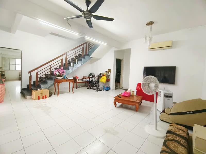 2-storey Terraced House for Sale in Kota Emerald (Rawang) - Lucy Chow - Living Room - PropertyGuru.com.my