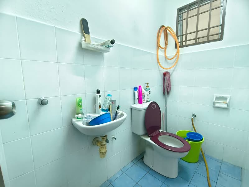 2-storey Terraced House for Sale in Kota Emerald (Rawang) - Lucy Chow - Bathroom - PropertyGuru.com.my