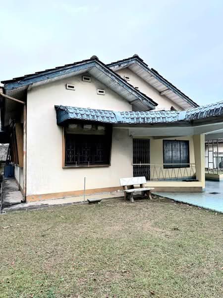 Bungalow for Rent in Taman Kebun Teh (Johor Bahru) - Li Wei - Exterior - PropertyGuru.com.my