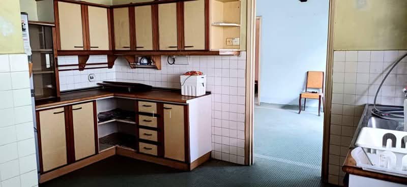 Bungalow for Rent in Taman Kebun Teh (Johor Bahru) - Li Wei - Kitchen - PropertyGuru.com.my