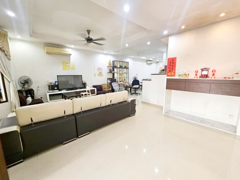Rumah Teres 2 Tingkat untuk Dijual di Skudai (Johor) - Stella Chia - Living Room - PropertyGuru.com.my