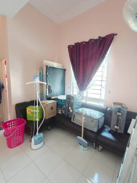 2-storey Terraced House for Sale in Austin (Johor Bahru) - Wong Ouray - Living Room - PropertyGuru.com.my