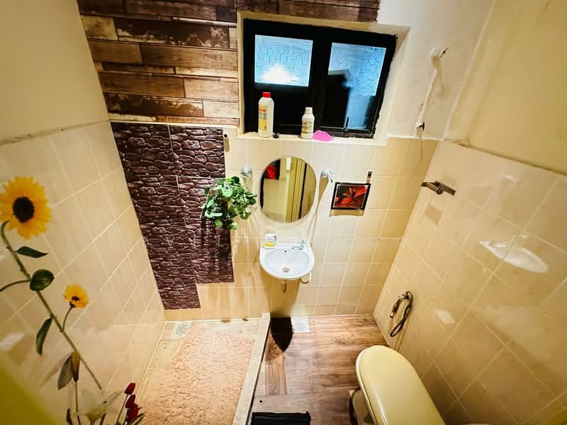 2-storey Terraced House for Sale in Usj 9 (Subang Jaya) - Evelyn Khoo - Bathroom - PropertyGuru.com.my
