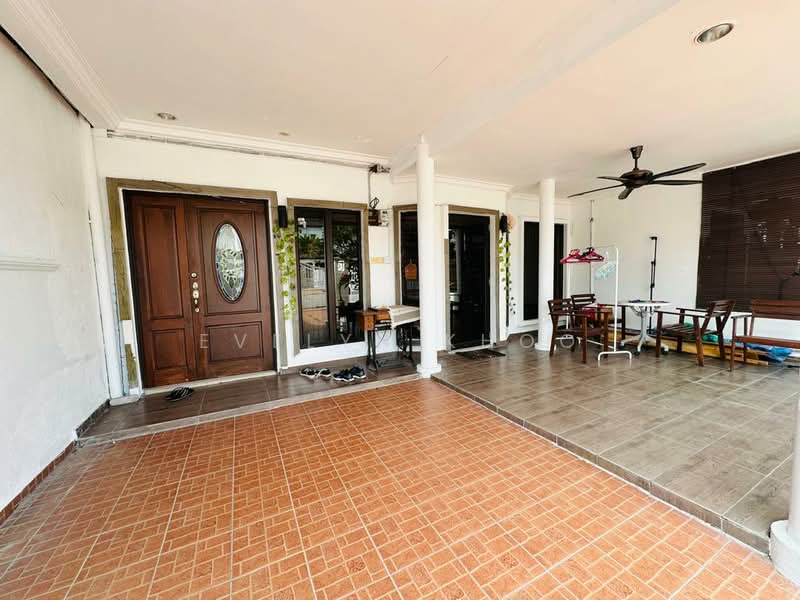 2-storey Terraced House for Sale in Usj 9 (Subang Jaya) - Evelyn Khoo - Car Porch - PropertyGuru.com.my