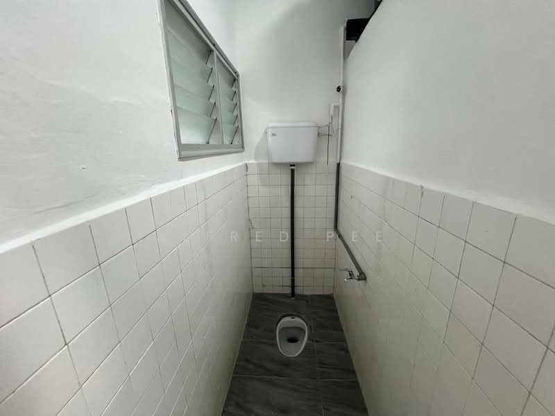 Taman Mutiara 1 Ulu Tiram untuk Untuk Dijual - RM 439,000, Mac 2026 - Bathroom - PropertyGuru.com.my