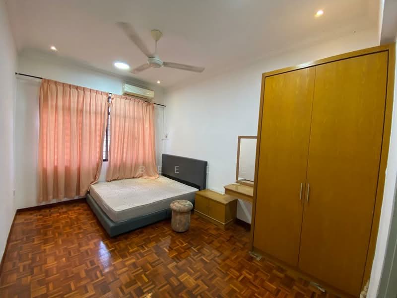 2-storey Terraced House for Rent in Taman Bukit Mewah (Tampoi) - Bee Bee - Bedroom - PropertyGuru.com.my