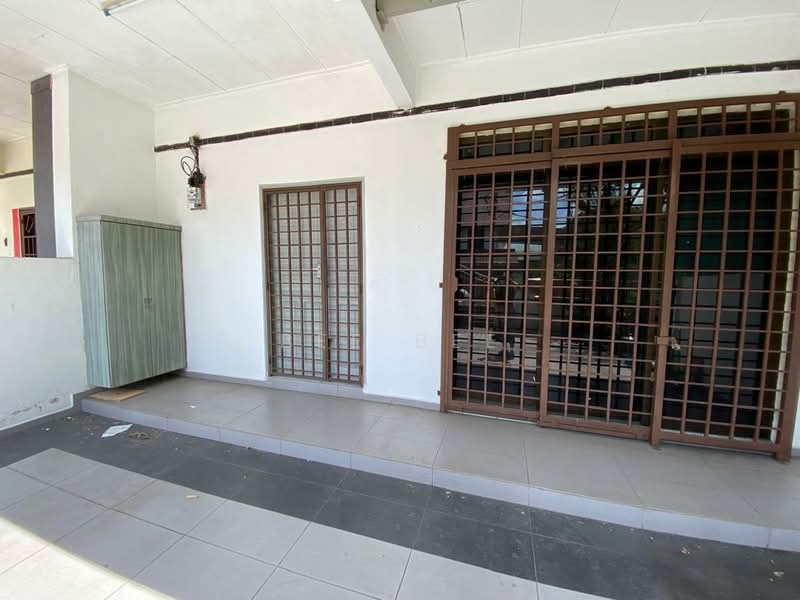 2-storey Terraced House for Rent in Taman Bukit Mewah (Tampoi) - Bee Bee - PropertyGuru.com.my