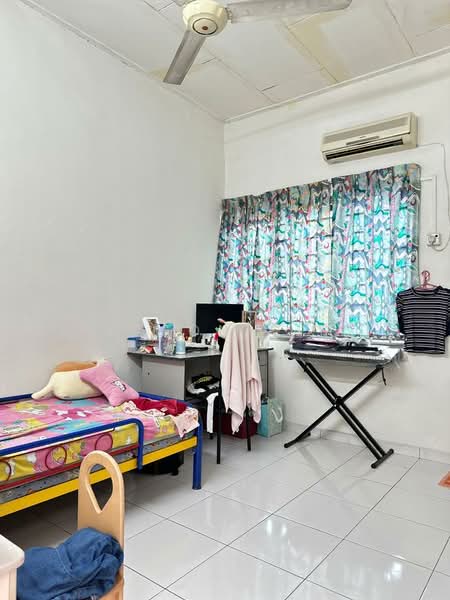 2-storey Terraced House for Sale in Taman Sri Putri (Skudai) - Jason Sim - Bedroom - PropertyGuru.com.my