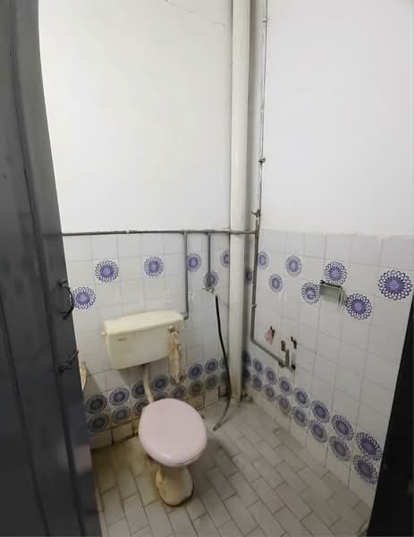 Taman Bukit Maluri untuk Untuk Dijual - RM 868,000, Mac 2026 - Bathroom - PropertyGuru.com.my