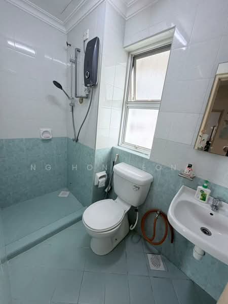 Desa Impiana untuk Untuk Dijual - RM 350,000, Mac 2026 - Bathroom - PropertyGuru.com.my