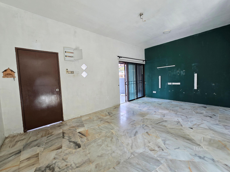 2-storey Terraced House for Sale in Klang (Selangor) - Alex Lee - Living Room - PropertyGuru.com.my