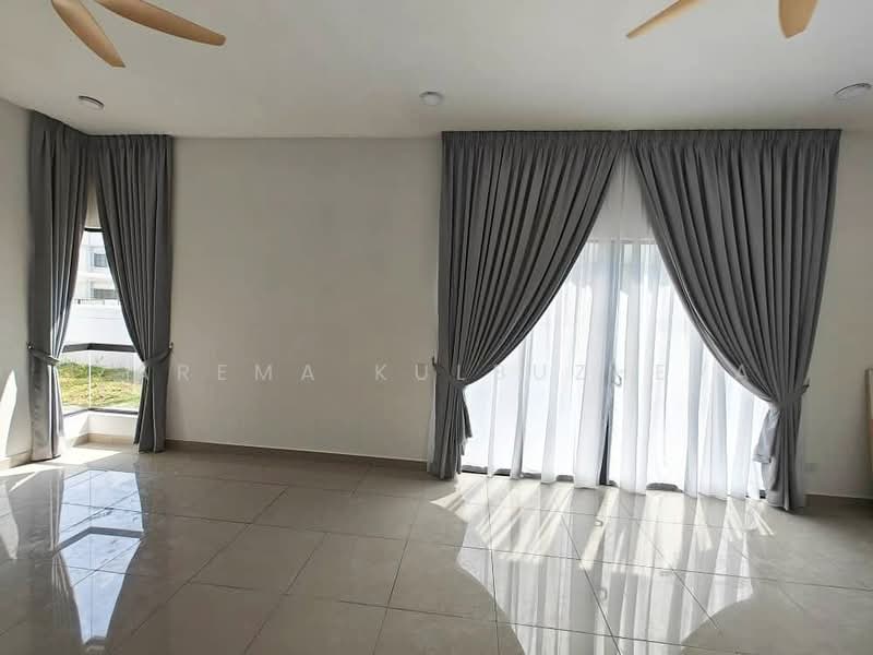 Semi-Detached House for Rent in Cyber 10 (Cyberjaya) - Zarema Kulbuzheva - Living Room - PropertyGuru.com.my