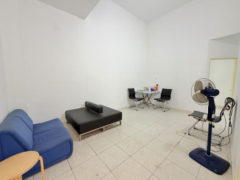 1-storey Terraced House for Sale in Batu Pahat (Johor) - Gipson Lay - Living Room - PropertyGuru.com.my