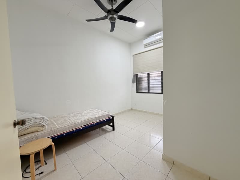 1-storey Terraced House for Sale in Batu Pahat (Johor) - Gipson Lay - Bedroom - PropertyGuru.com.my
