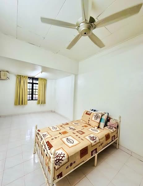 Rumah Teres untuk Dijual di Island Glades (Jelutong) - Kelvin Lim - Bedroom - PropertyGuru.com.my