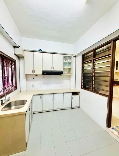 Rumah Teres untuk Dijual di Island Glades (Jelutong) - Kelvin Lim - Kitchen - PropertyGuru.com.my