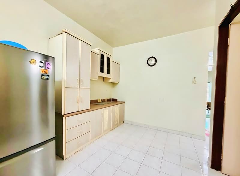 Rumah Teres untuk Dijual di Island Glades (Jelutong) - Kelvin Lim - Kitchen - PropertyGuru.com.my