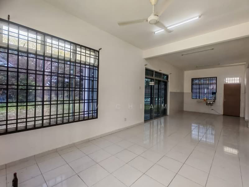 1-storey Terraced House for Sale in Pulai (Johor) - Ziv Chiam - Living Room - PropertyGuru.com.my