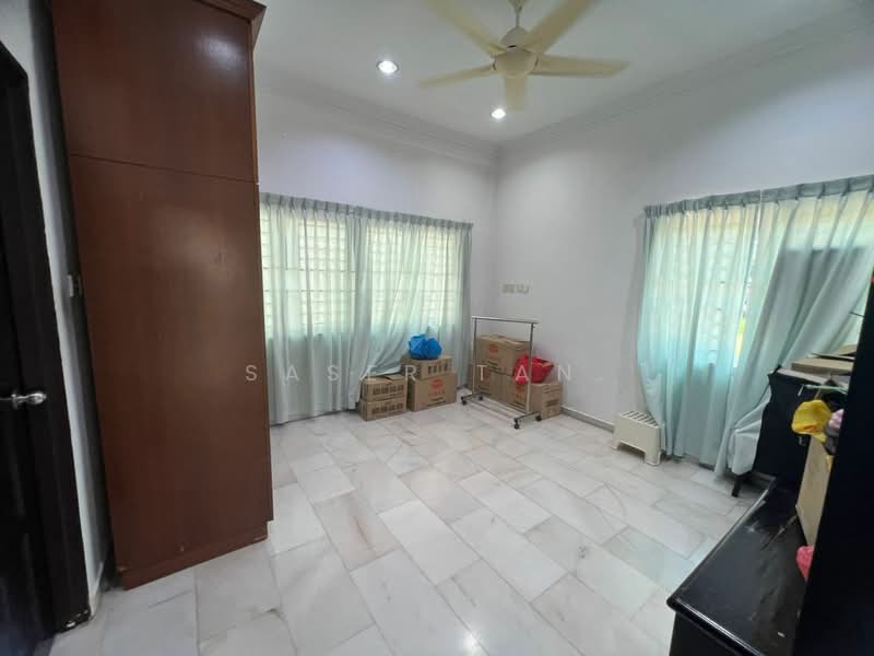 Commercial Bungalow for Rent in Taman Pelangi (Johor Bahru) - SASER TAN. - Bedroom - PropertyGuru.com.my
