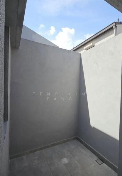 3-storey Terraced House for Sale in Taman Bukit Serdang (Seri Kembangan) - Teng Kim Fang - Exterior - PropertyGuru.com.my