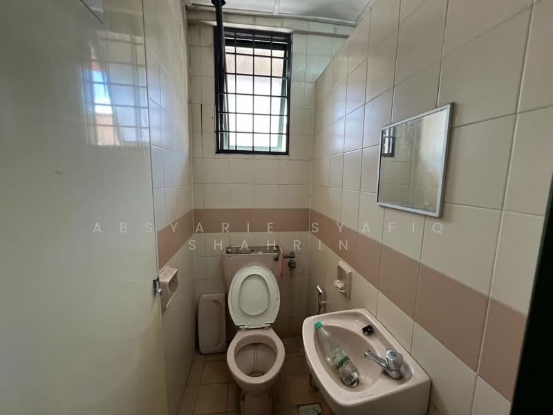 Tadisma Business Park untuk Untuk Dijual - RM 1,300,000, Mac 2026 - Bathroom - PropertyGuru.com.my