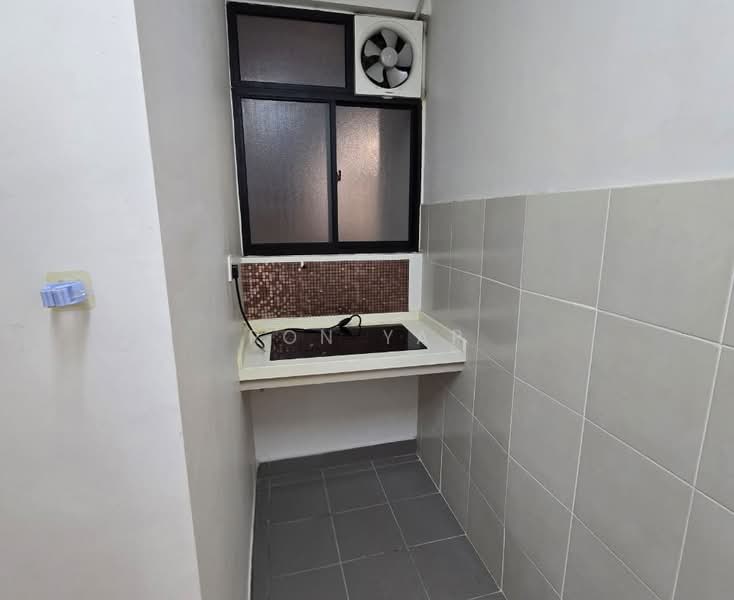 Tuan Residency untuk Untuk Disewa - RM 2,200 /bulan, Mac 2026 - Kitchen - PropertyGuru.com.my