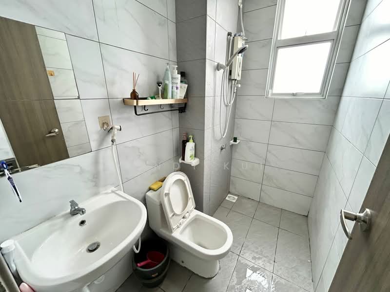 Service Residence for Sale at SKS Habitat - Wendy Kui - Bathroom - PropertyGuru.com.my