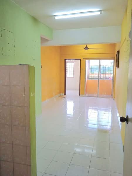 Taman Salak Perdana untuk Untuk Disewa - RM 1,400 /bulan, Mac 2026 - Living Room - PropertyGuru.com.my