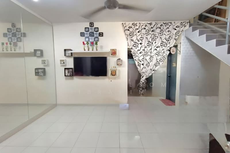 Taman Salak Perdana untuk Untuk Disewa - RM 1,400 /bulan, Mac 2026 - Living Room - PropertyGuru.com.my
