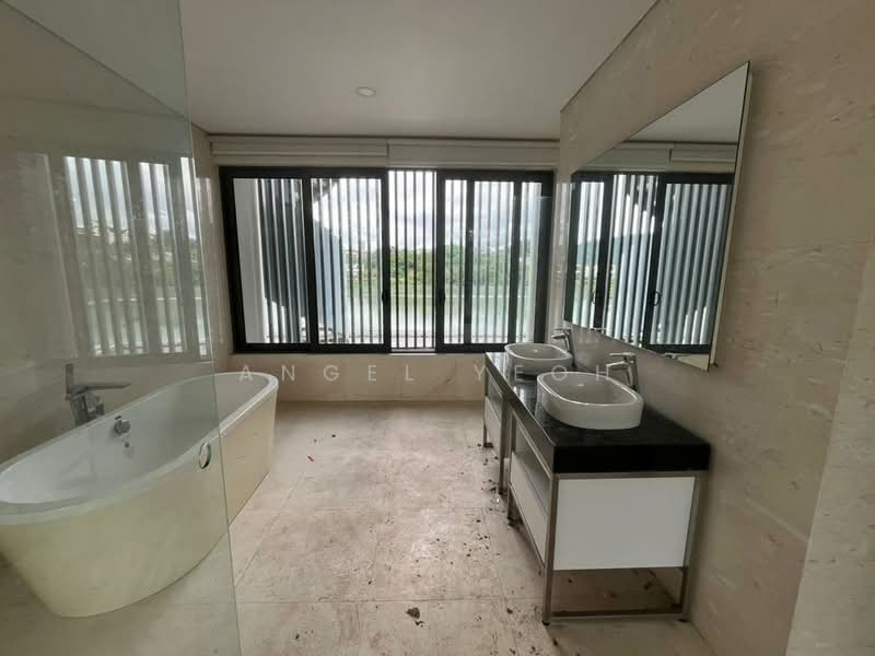 Semi-Detached House for Sale in Sungai Besi (Kuala Lumpur) - Angel Yeoh - Bathroom - PropertyGuru.com.my