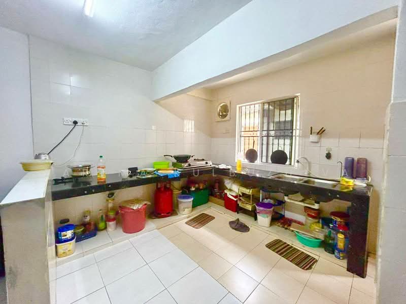 Taman Sri Muda untuk Untuk Dijual - RM 350,000, Mac 2026 - Kitchen - PropertyGuru.com.my