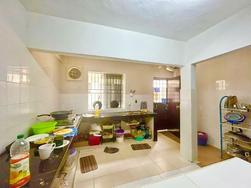 Taman Sri Muda untuk Untuk Dijual - RM 350,000, Mac 2026 - Kitchen - PropertyGuru.com.my