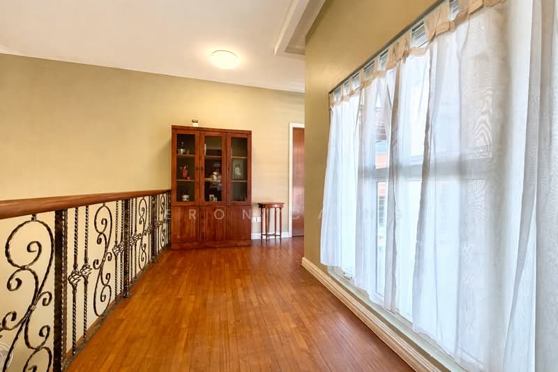 Bungalow for Sale in Bukit Gita Bayu (Seri Kembangan) - Veronica Ng - Corridor - PropertyGuru.com.my