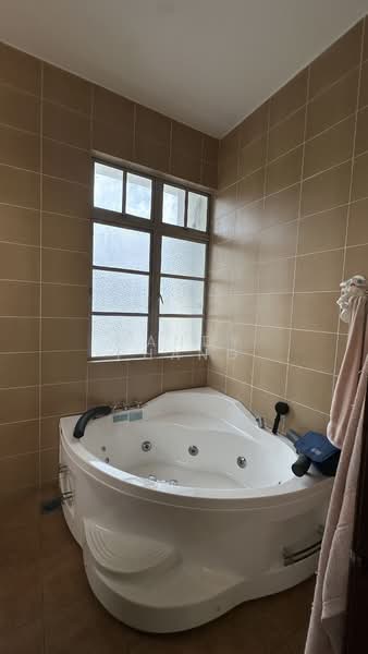 Apartment for Sale at Kings Height - Mandy Phang - Bathroom - PropertyGuru.com.my