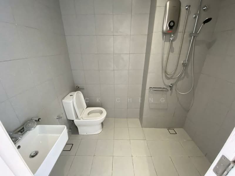2-storey Terraced House for Sale in Bandar Country Homes (Rawang) - Jack Cheng - Bathroom - PropertyGuru.com.my