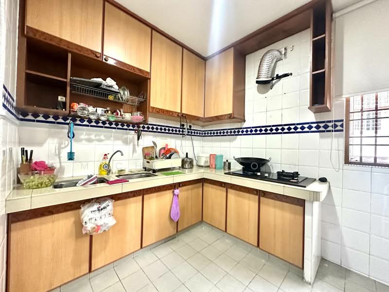 Taman Molek @ Johor Bahru untuk Untuk Dijual - RM 850,000, Mac 2026 - Kitchen - PropertyGuru.com.my