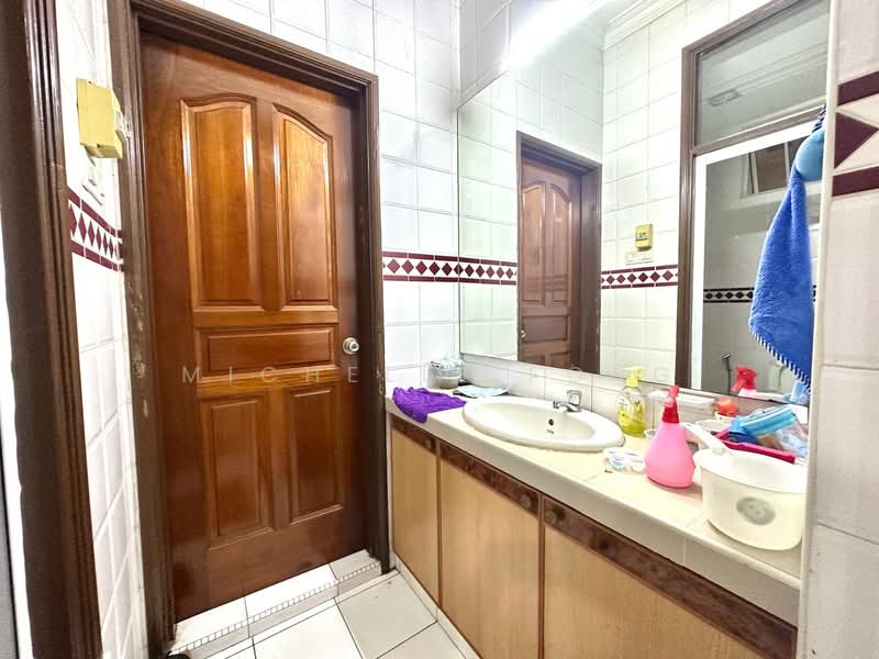 Taman Molek @ Johor Bahru untuk Untuk Dijual - RM 850,000, Mac 2026 - Bathroom - PropertyGuru.com.my