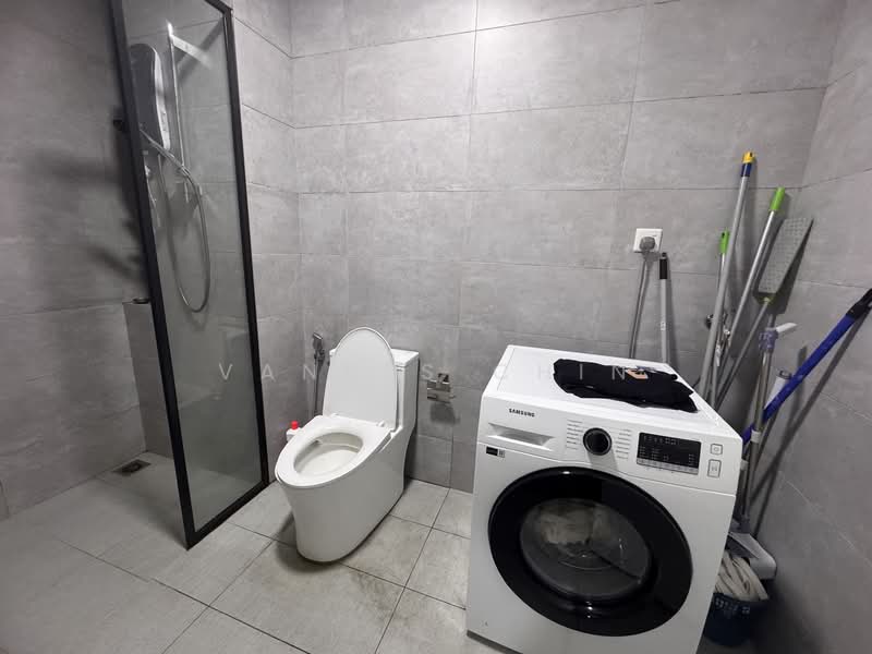 Servis Apartment untuk Disewa di Cubic Botanical - Vaness Chin - Bathroom - PropertyGuru.com.my