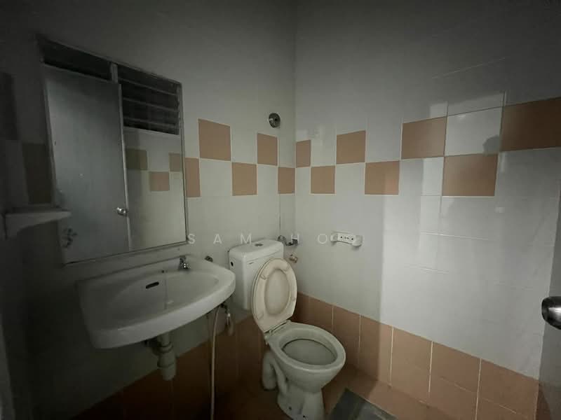 Terraced House for Rent in Bandar Sungai Long (Selangor) - Sam Hoo - Bathroom - PropertyGuru.com.my