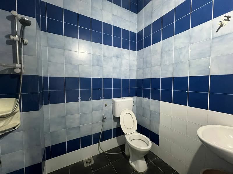 Terraced House for Rent in Bandar Sungai Long (Selangor) - Sam Hoo - Bathroom - PropertyGuru.com.my
