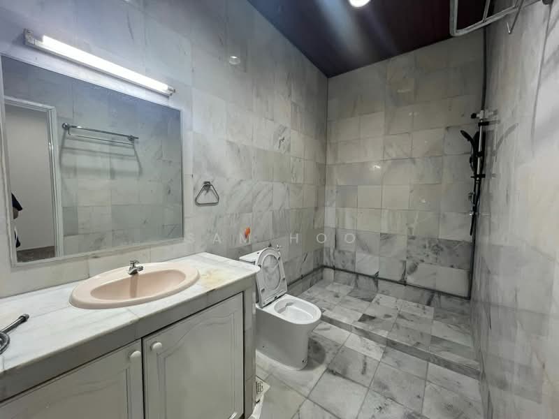 Terraced House for Rent in Bandar Sungai Long (Selangor) - Sam Hoo - Bathroom - PropertyGuru.com.my