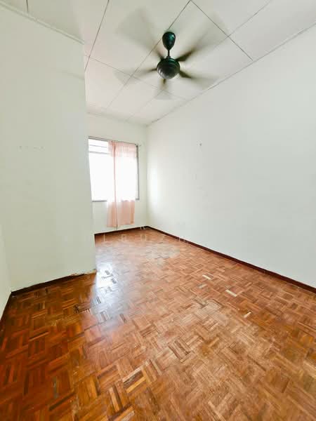 2-storey Terraced House for Sale in Bandar Putra Permai (Seri Kembangan) - Zarema Kulbuzheva - Interior - PropertyGuru.com.my