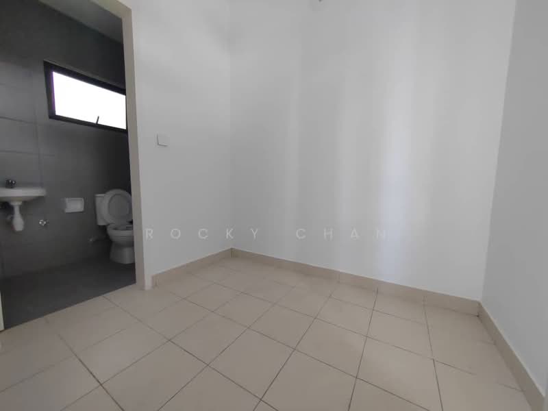 Semi-Detached House for Sale in Rawang (Selangor) - Rocky Chan - Bathroom - PropertyGuru.com.my