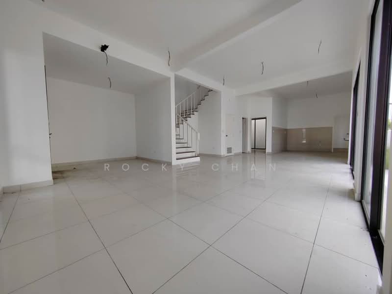 Semi-Detached House for Sale in Rawang (Selangor) - Rocky Chan - Living Room - PropertyGuru.com.my