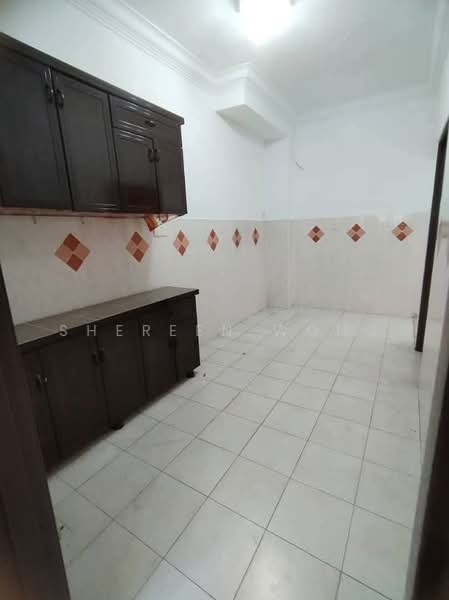Bungalow for Rent in Taman Setia Indah (Tebrau) - Shereen Wong - Kitchen - PropertyGuru.com.my