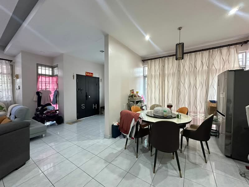 Semi-Detached House for Sale in Taman Bukit Jaya (Ulu Tiram) - Shi Ting - Dining Room - PropertyGuru.com.my
