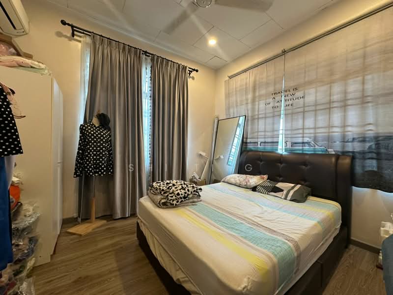 Semi-Detached House for Sale in Taman Bukit Jaya (Ulu Tiram) - Shi Ting - Bedroom - PropertyGuru.com.my